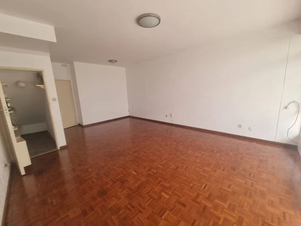 2 Bedroom Flat & Apartment