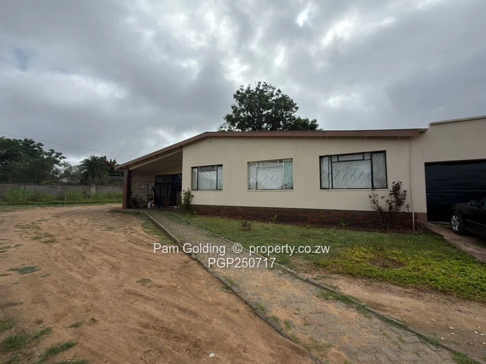 Woodlands – Family Home With 3-Bedroom Cottage For Sale