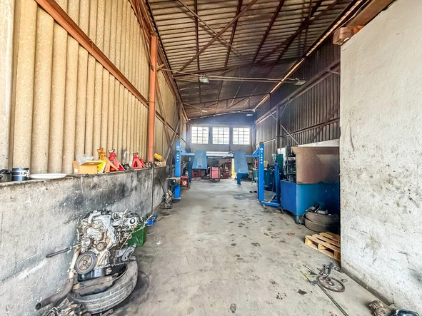 Warehouse & Factory
