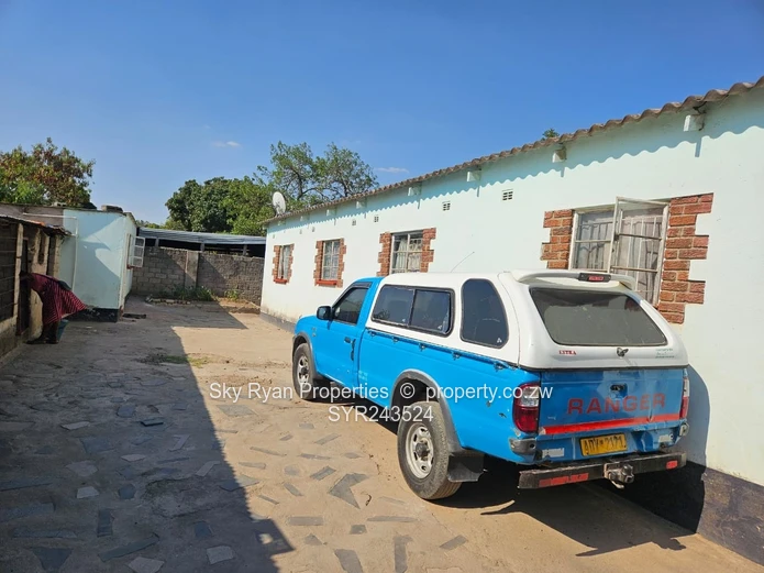 Chitungwiza Unit C Property For Sale
