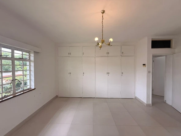 3 Bedroom Flat & Apartment