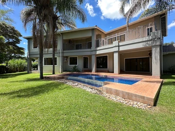 Luxurious 5 Bedroom home - Borrowdale Brooke 