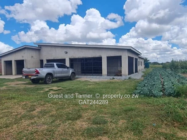 Spacious and well-maintained 5-bedroom home for sale in Mwashuma Park. (Sole Mandate)