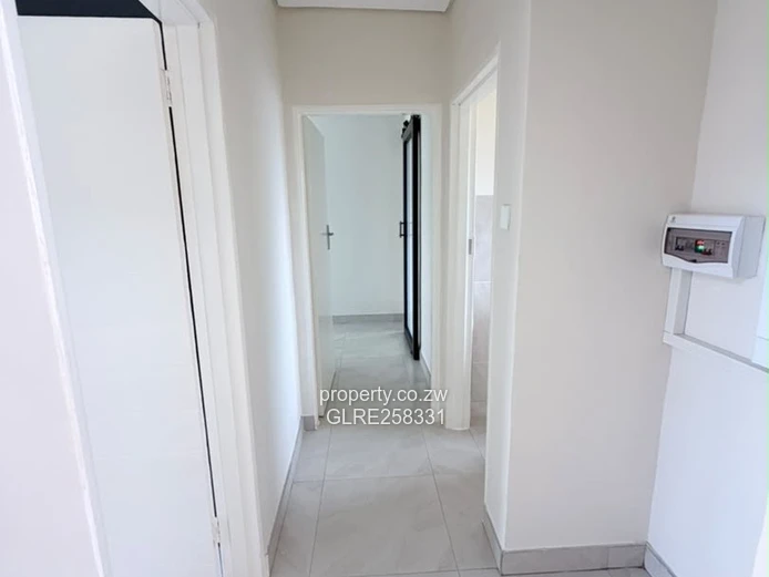 Modern 2 Bed Apartment with Borehole in Marlborough