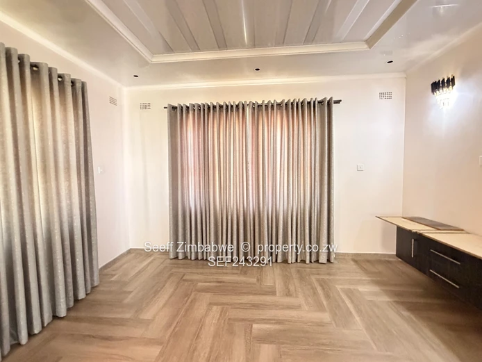 Exceptional 5-Bedroom Executive Home with Self-Contained Cottage – Old Windsor