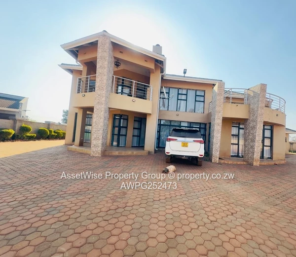 Gletwin Lush Double Storey House for sale