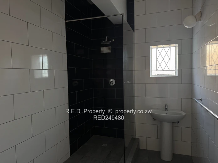 Neat & Spacious 2-Bedroom Flat In CBD!