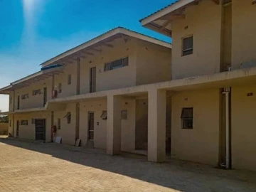 2 Bedroom Flat & Apartment
