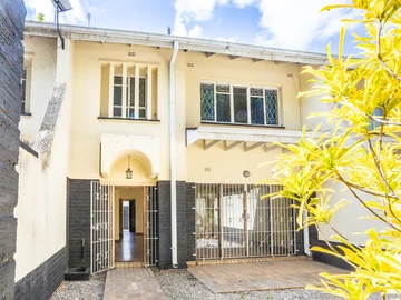 3 Bedroomed Flat for Sale in the Avenues