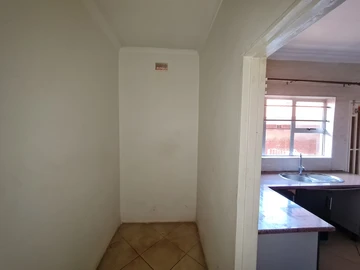 3 Bedroom Flat & Apartment