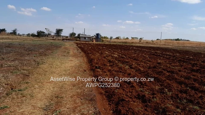 Kadoma Plot for sale