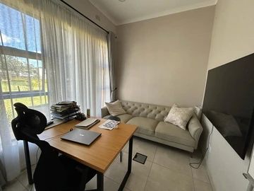 4 Bedroom Flat & Apartment