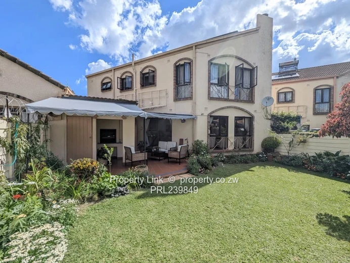 Double Storey Townhouse In Wonderful Complex