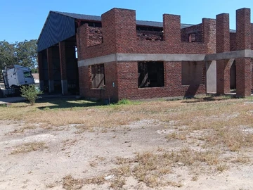 Commercial & Industrial Land