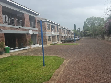 3 Bedroom Flat & Apartment