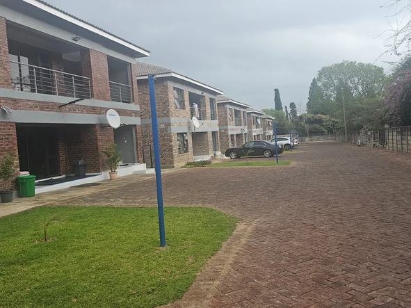 3 Bedroom Flat & Apartment