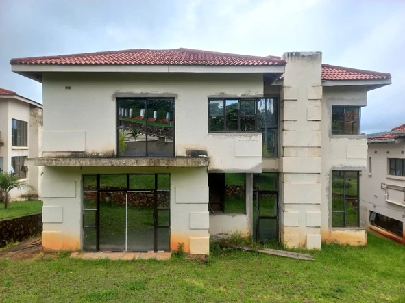 5 Bedroom Flat & Apartment