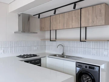 2 Bedroom Flat & Apartment