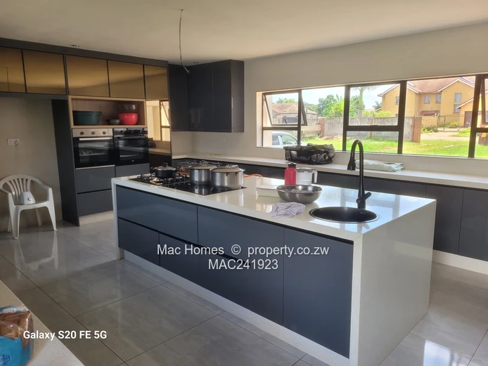 Mt pleasant heights double storey for sale 350k