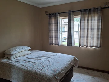 3 Bedroom Flat & Apartment