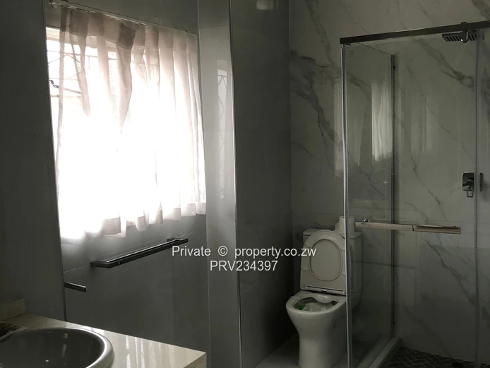 Beautifully Renovated Highlands Townhouse (With Modern Finishings) (Sole Mandate)