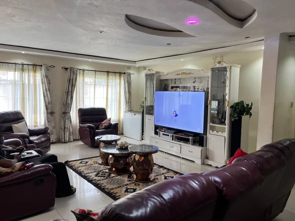 5 Bedroom House