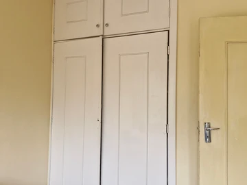 3 Bedroom Flat & Apartment