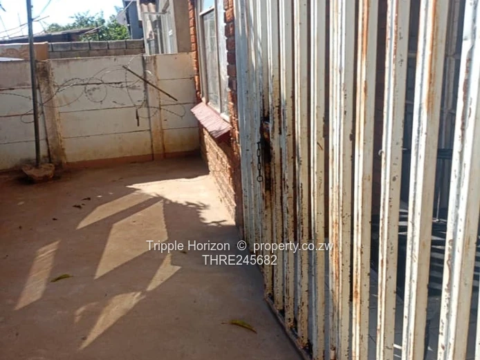 Kuwadzana Extension house, Secure Gate
