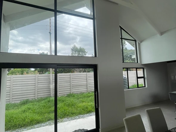 3 Bedroom Flat & Apartment