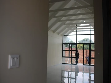 3 Bedroom Flat & Apartment