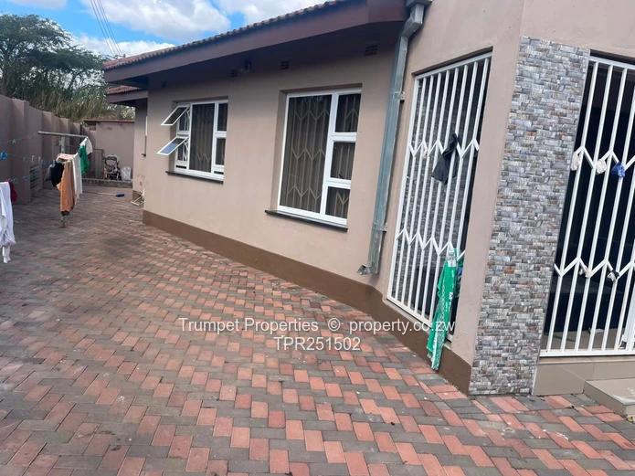 4 Bedroom Family Home In Monavale For Sale