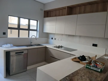 3 Bedroom Flat & Apartment