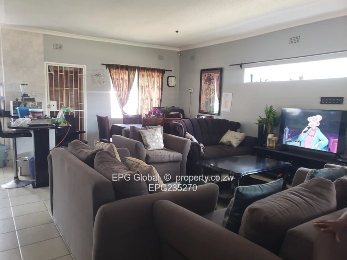 Solid Cluster  house available for letting  