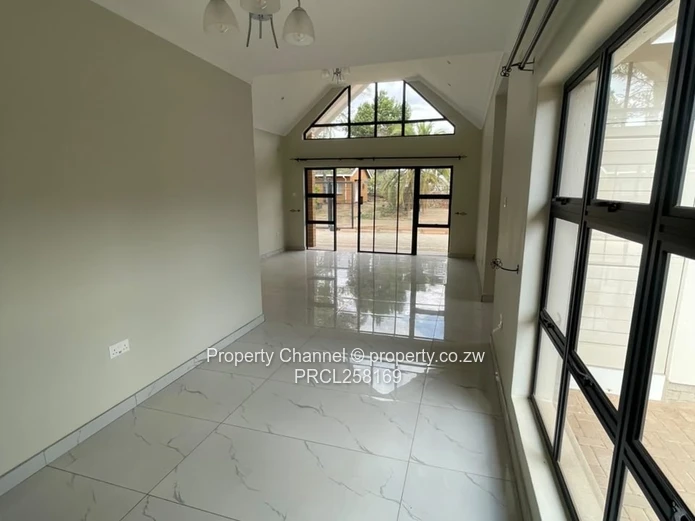 Bright 3-Bed Tynwald Flat with Borehole & Solar