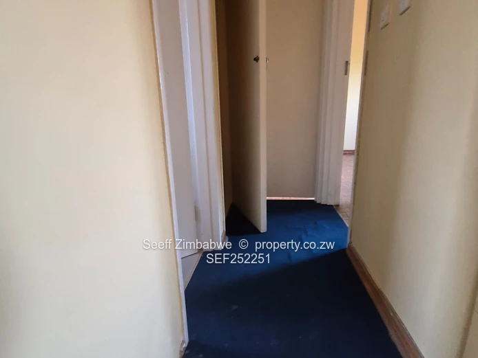 Modern 3-Bedroom Townhouse in Greystone Park, Gaydon Heights — 8-Unit Complex