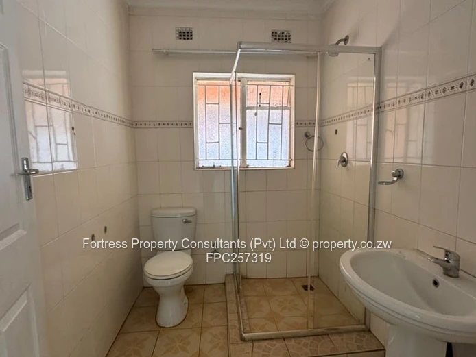 5-Bed House for Rent in Westgate