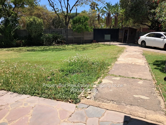 Charming Eastlea Property for sale in a commercialized Suburb!