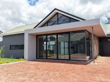 3 Bedroom Garden Flat