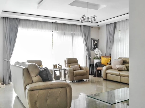 10 Bedroom House