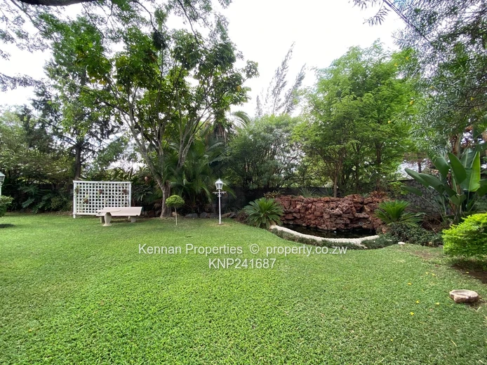 Exceptionally well maintained 3 bedroom home - Strathaven (Sole Mandate)