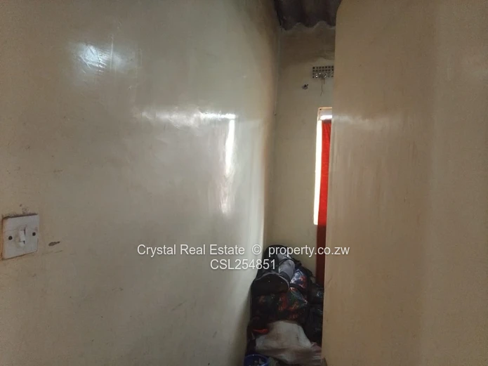 Chitungwiza House , Unit H