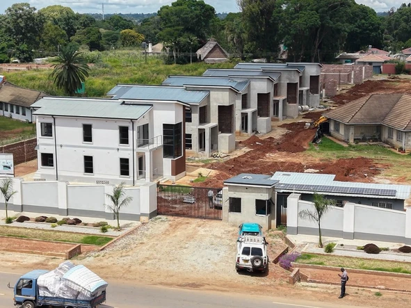 4 Bedroom Flat & Apartment