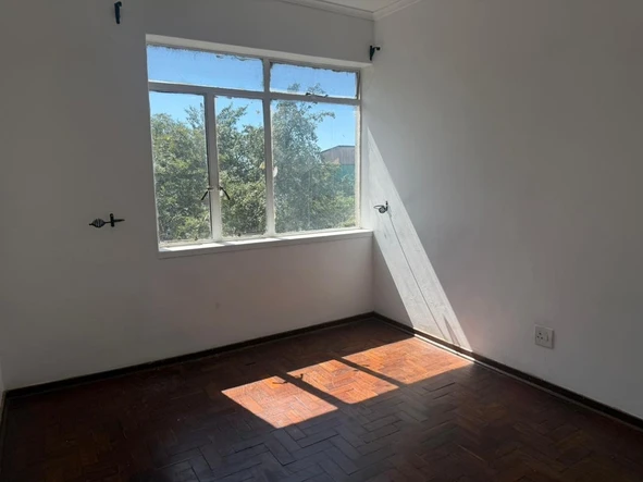 3 Bedroom Flat & Apartment