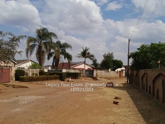 Secure Family Home in Tynwald North – Walled & Gated,with Title Deeds