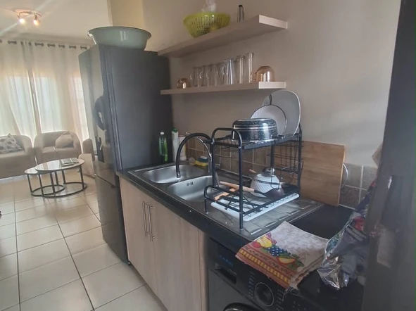 2 Bedroom Flat & Apartment