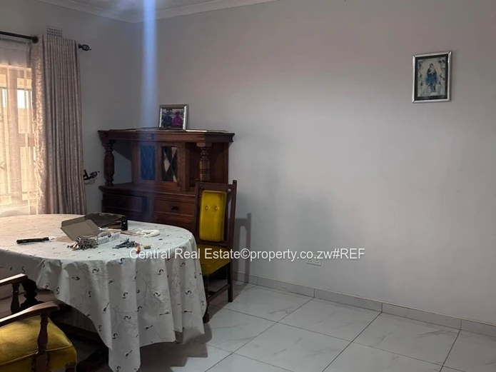 TO RENT – DAYLESFORD HOUSE - $ 600.00 per month   (Sole Mandate)