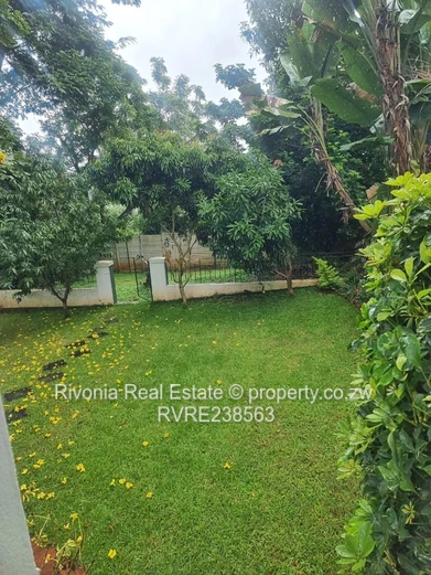 3 Beds Helensvale ,fully furnished garden flat to let 