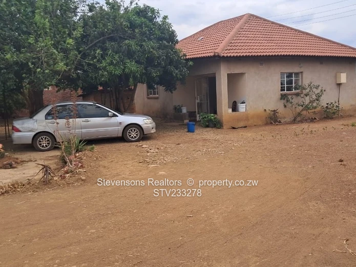 Prime stand with Cottage in Galloway Park, Norton 