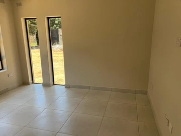 3 Bedroom Flat & Apartment