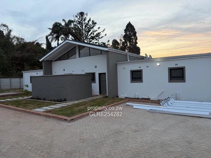 New Marlborough 2-Bed Flat — Borehole & Paved Parking